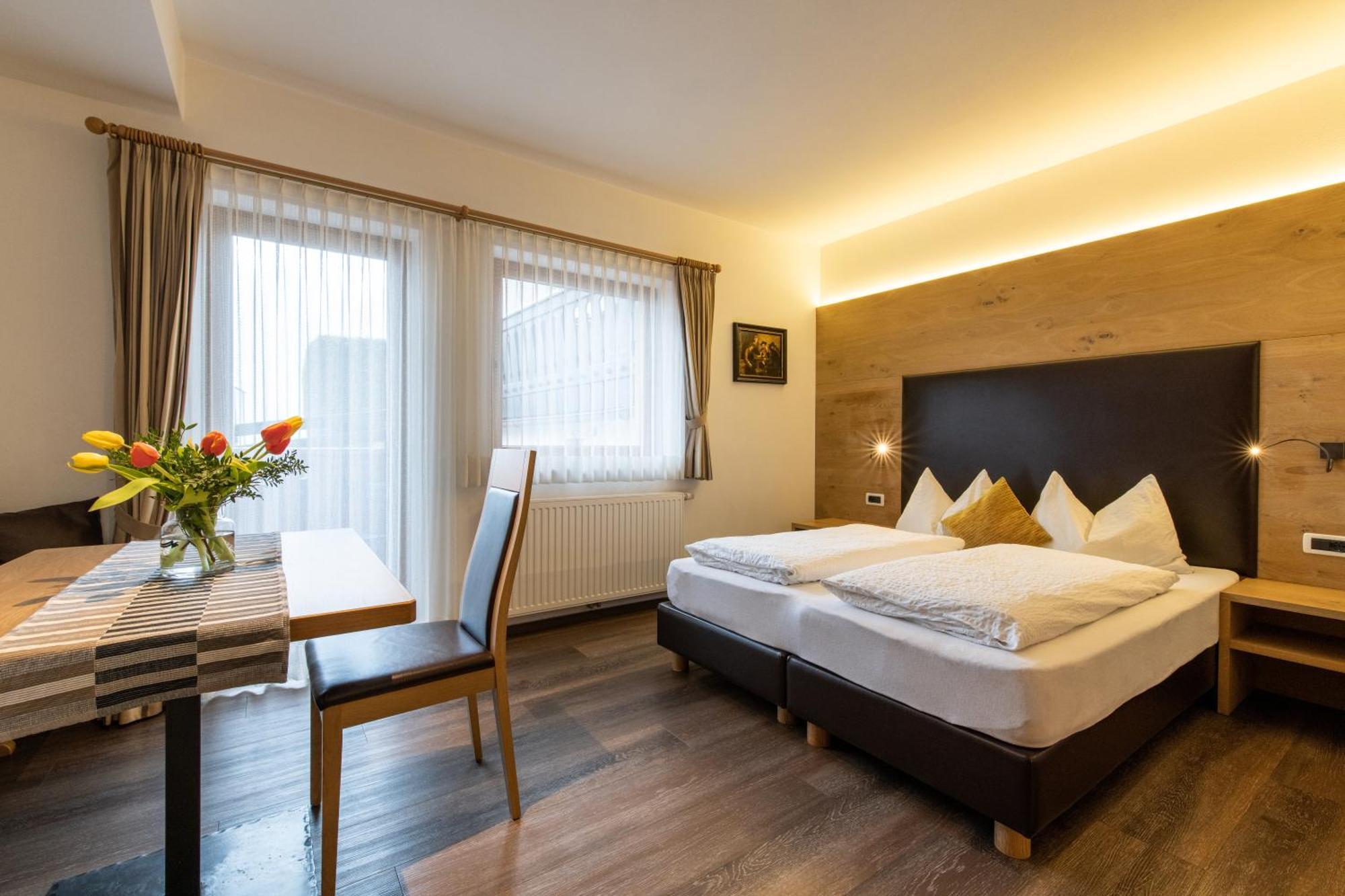 Garni Kostner Hotel Urtijëi Buitenkant foto