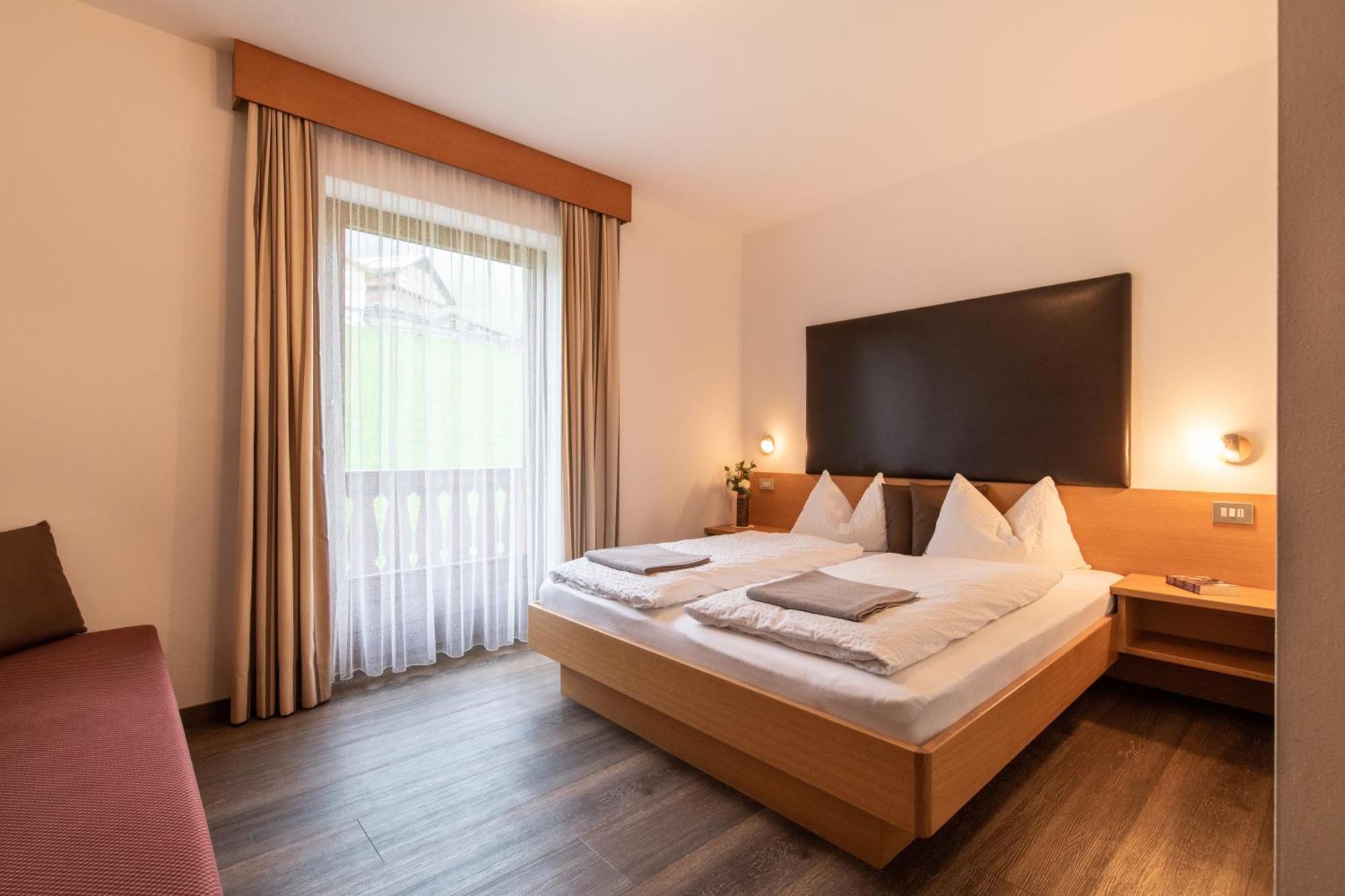 Garni Kostner Hotel Urtijëi Buitenkant foto