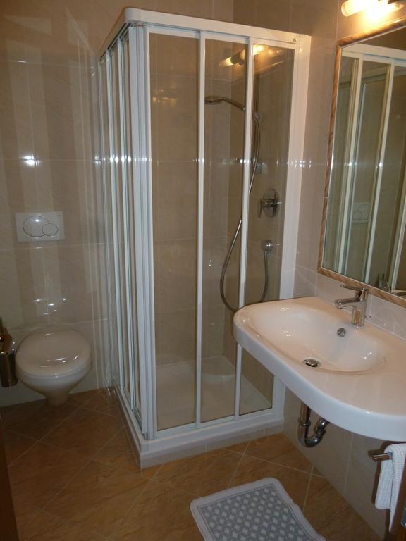 Garni Kostner Hotel Urtijëi Kamer foto